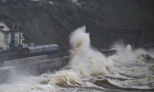 Oluja Bert pogodila Europu, ima i mrtvih: Ceste neprohodne, vlakovi ne voze