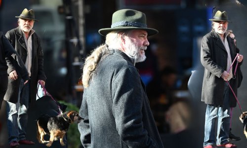 Zbog duge kose i brade rijetki su na špici prepoznali poznatog domaćeg glumca