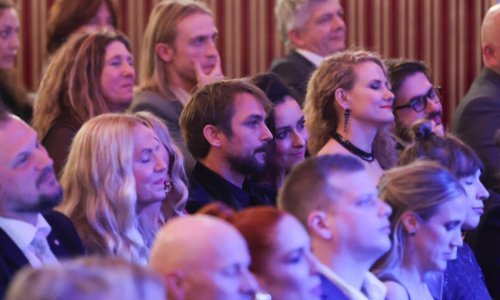 Zrinka Cvitešić i Niko Kranjčar ne skrivaju ljubav, a pali su i poljupci