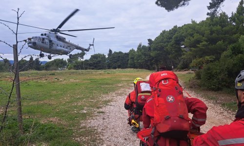 Strašna nesreća u Istri: Osoba pala s 52 metra u Pazinsku jamu, izvlačio je HGSS