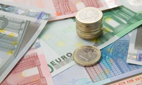 Država dijeli do 9.000 eura! Počeli su poticaji za električne aute u 2025. Evo kako do njih