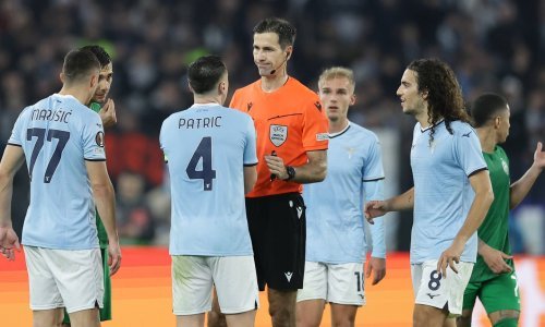 Navijači i igrači Lazija poludjeli na hrvatskog suca zbog nedosuđenog penala
