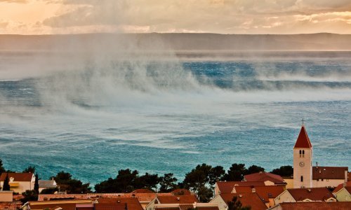 Crveni alarm zbog opasnog vremena, bit će i snijega