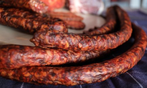 Kupci, oprez, s polica se povlači serija kobasica