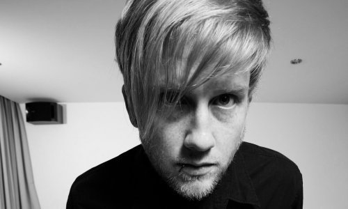 Preminuo bivši bubnjar popularnog rock benda: Pronađen je u svom domu