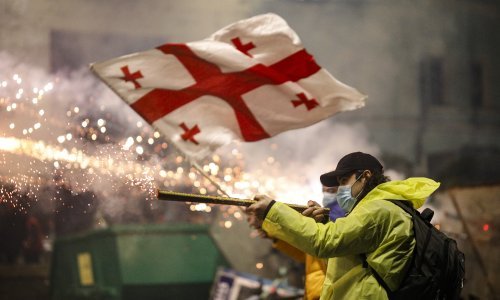 Sukobi policije i proeuropskih prosvjednika - gumeni meci, suzavac i vodeni topovi