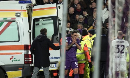Užas u Italiji, igrač Fiorentine (22) kolabirao, utakmica je prekinuta