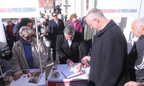 Puljak podržao Milanovića na prikupljanju potpisa u Splitu: HDZ ne smije preuzeti sve poluge vlasti