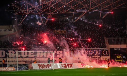 Za baklju bačenu na Rakitića kažnjen i Hajduk, evo koliko su kažnjeni Dinamo i Hajduk