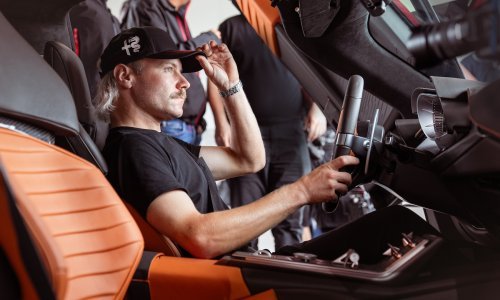 Valtteri Bottas testirao na stazi Alfa Romeo 33 Stradale: S preko 620 KS do 333 km/h!