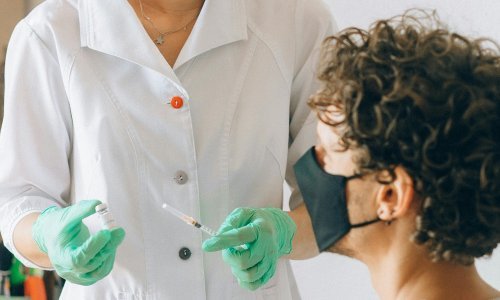 Zaštitite svoje zdravlje – cijepite se protiv gripe prije blagdana!