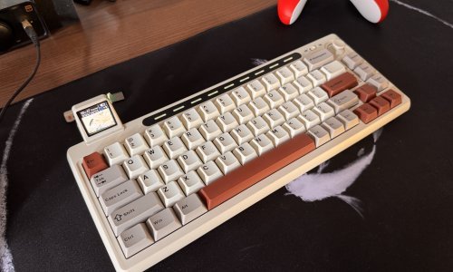 Može li retro tipkovnica biti cool? Testirali smo Epomaker RT65