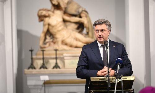 Plenković: 'Potpuno bizarna situacija, takav cirkus još nismo imali'