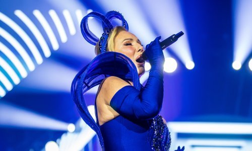 Lepa Brena u Areni zapjevala Olivera: 'Znam da će nas on čuti'