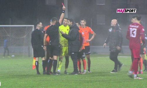 Kaos na Šubićevcu; letjeli predmeti na teren, igrači Šibenika napali suca, pao još jedan crveni karton