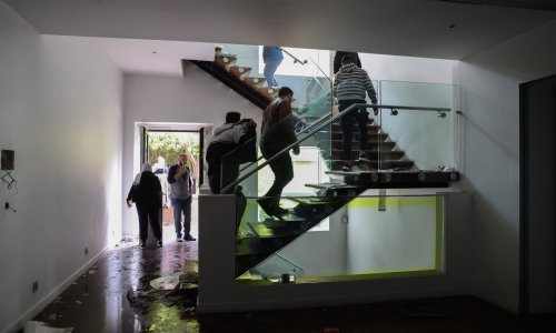 Sirijci pustoše Asadove palače, pronašli i jelovnik za 'šeficu': 'Gospođa ne voli špinat'