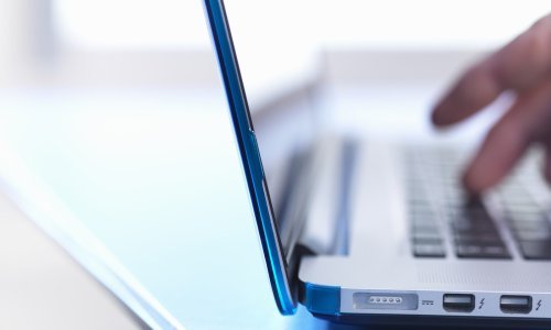 EU pokrenuo istragu protiv nekoliko pornografskih platformi