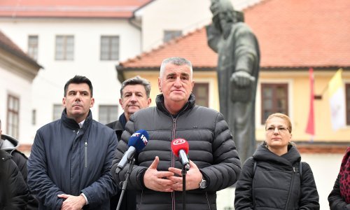 Bulj: Tko ima pravo suspendirati granicu od ilegalnih migranata, među kojima su teroristi