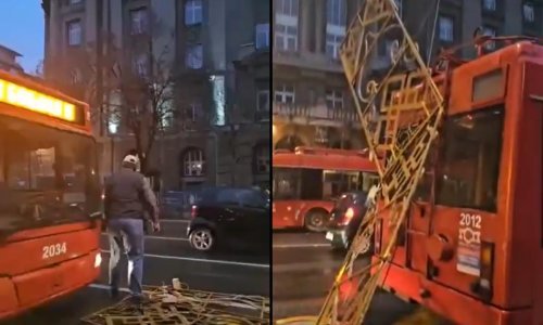 U Beogradu pali novogodišnji ukrasi: 'Što god zakače iznad 2 metra opasno po život'