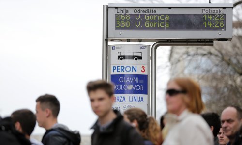 ZET-ovi displeji uzrokovali blagu paniku: Tomašević objasnio neobičnu poruku