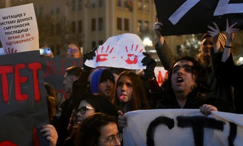 Brutalna eskalacija u Beogradu: Policijska brigada pendrecima udarala po studentima