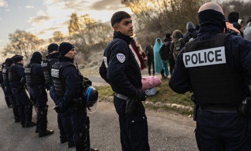 Najmanje četiri osobe ubijene u pucnjavi u migrantskom akampu kod Dunkirka: Napadač se predao