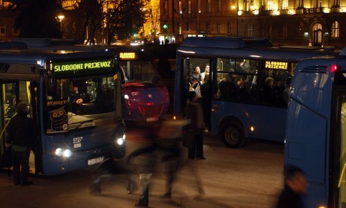 U centru Zagreba sudarili se ZET-ov autobus i auto, ima ozlijeđenih