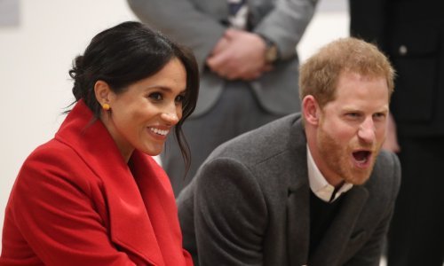 Evo što stoji iza obiteljskog portreta princa Harryja i Meghan Markle