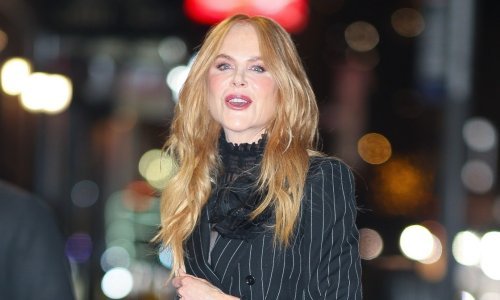 Ovo može samo ona: Nicole Kidman uz fensi odijelo nosi neobičnu majicu