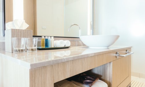Stručnjaci otkrivaju koji predmet ne biste trebali koristiti u hotelskoj kupaonici