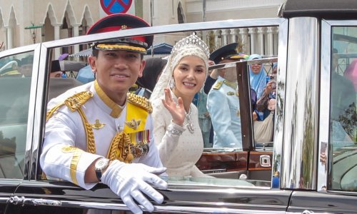 Princ i ljepotica hrvatskih korijena na odmoru; Bruneje zamijenili ovom destinacijom