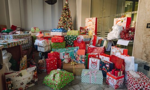 Omiljeni radio za mlade u suradnji sa slušateljima ispunio božićne želje djece iz domova: Ne možete ni zamisliti kako se te okice cakle kada vide poklone