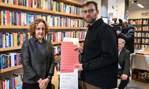 Fraktura dobila prvu nagradu za najbolju samostalnu knjižaru