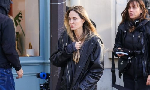 Angelina Jolie uhvaćena na setu novog filma, a ovo izdanje i sama bi nosila