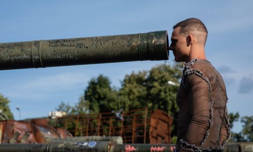 U Ukrajini se razvija sve unosniji biznis: Za 2000 do 3000 eura strance vode u obilazak prve linije