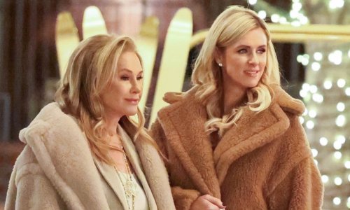 Plavokosa bogatašica i njezina stajliš mama uskladile su se u trendi kaputima