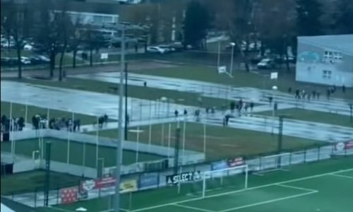 Objavljena snimka: Napadač u školi, učenici bježe iz zgrade