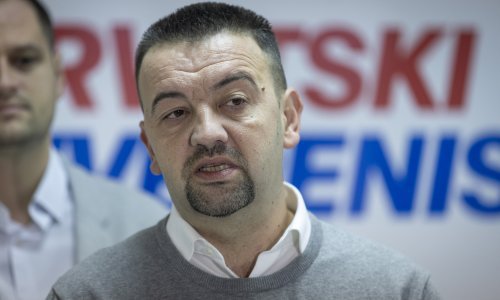 Suverenisti: Ministar Fuchs trebao bi podnijeti neopozivu ostavku