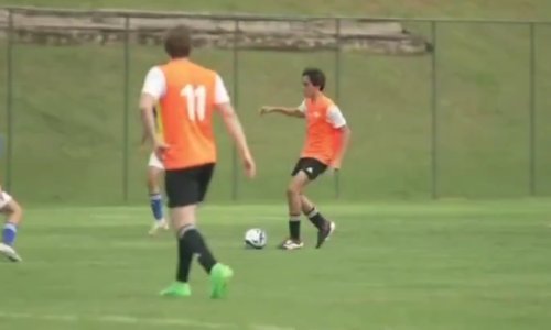 Navijači u nevjerici kad su vidjeli što radi sin Zlatne lopte iz 2007.: 'Nenormalna sličnost, ovo je ludo'