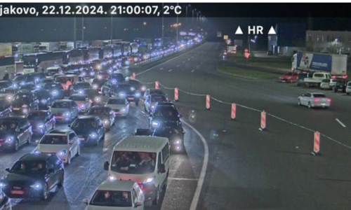 Kolona na Bajakovu 14 km: Europa ide sve otvoreno, a ovdje smo kao životinje