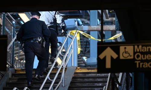 Upaljačem zapalio uspavanu ženu na stanici podzemne željeznice pa mirno nastavio sjediti