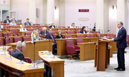 Revizori pročešljali rad političkih stranaka, jedni dobili suzdržano mišljenje