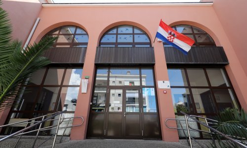 Grad Pula će u drugom polugodištu angažirati zaštitare u školama