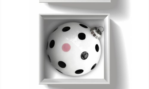 Humanitarni karakter: Chia Cups predstavlja svoje prve keramičke božićne kuglice