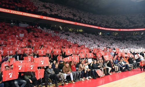 Srbija ovo ne pamti; navijači Zvezde prvi put vrijeđali Vučića