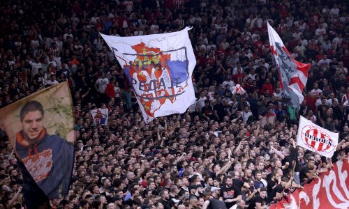 Pogledajte povijesni trenutak za Srbiju; čitava dvorana puna Delija prvi put vrijeđala Vučića