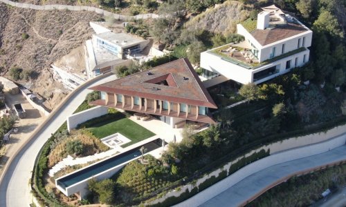 Bazen na vrhu brda: Bono Vox preselio u vilu s pogledom kakav se rijetko viđa