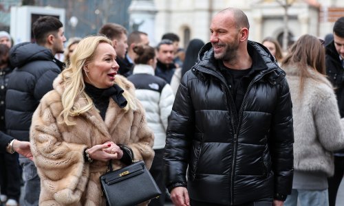 Ministar Habijan plijenio poglede u crnom, a nikome nije promakla ni dama u njegovom društvu