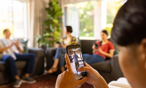 Poznata vam je ova naljepnica? Sada stiže na mobitele i tablete u EU-u