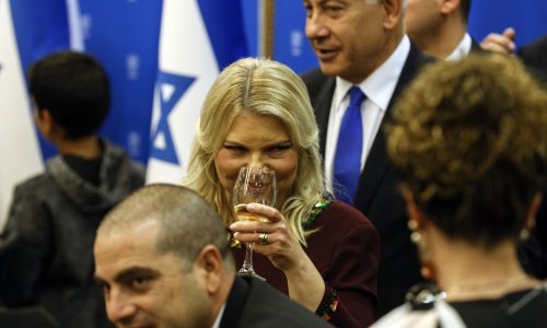 Policija istražuje suprugu izraelskog premijera: Procurile opake WhatsApp poruke Sare Netanyahu